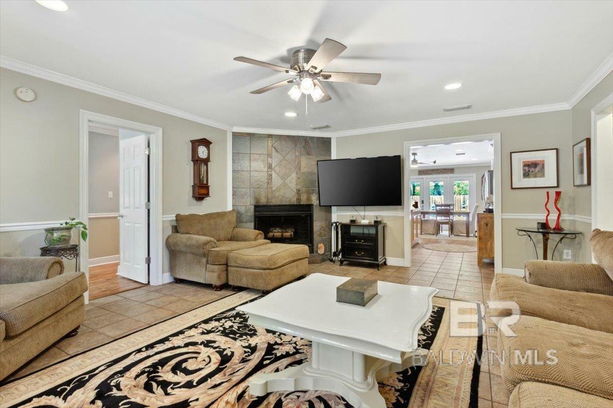 Property Photo: 9830 Pineview Avenue AL 36582