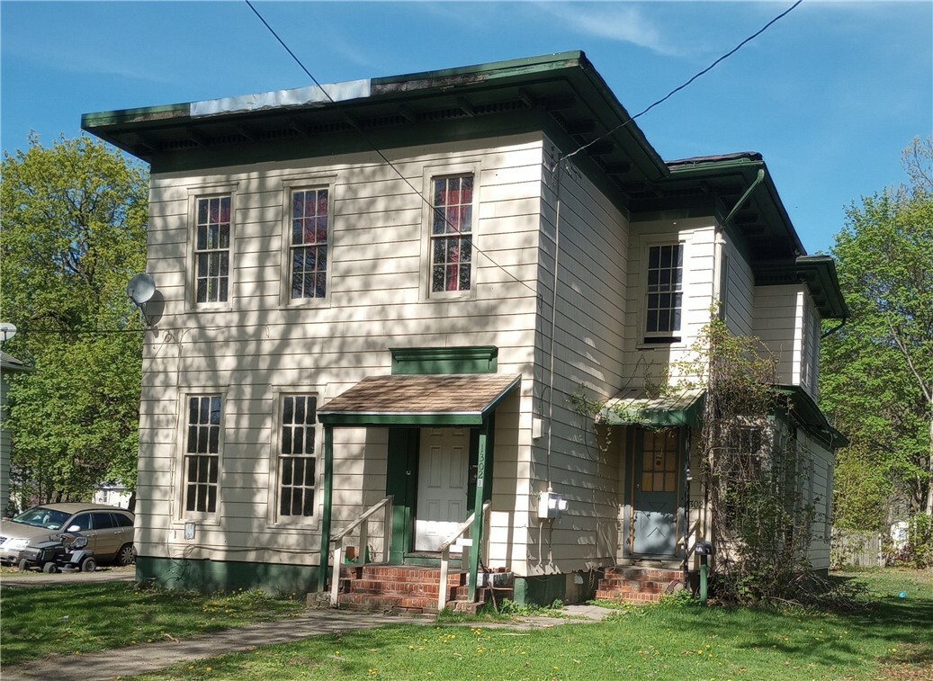 Property Photo: 1302 Lake Street NY 14901