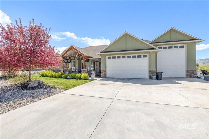 Property Photo:  120 S. Riverside Dr.  ID 83629 