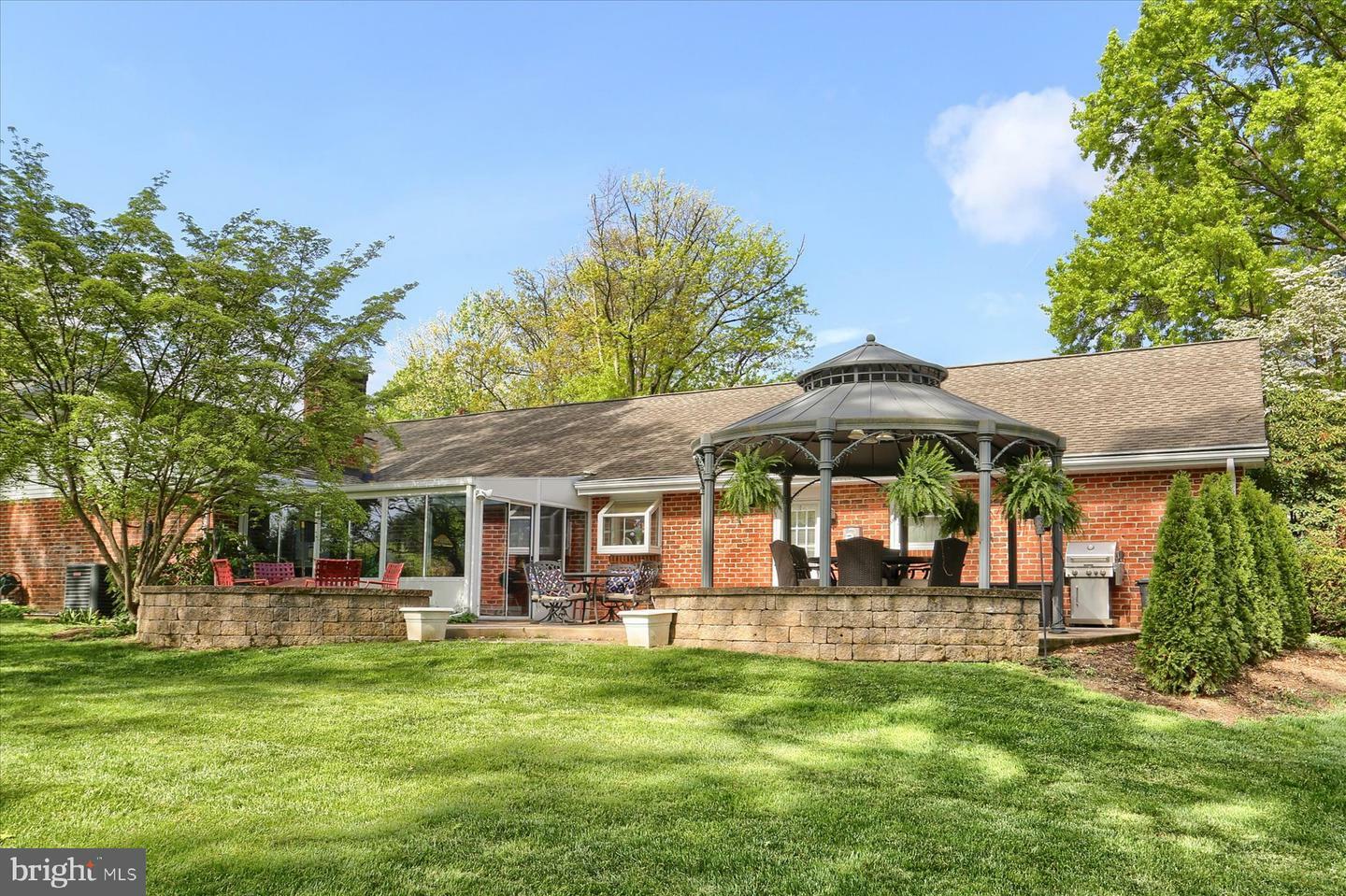 Property Photo: 1028 W Areba Avenue PA 17033