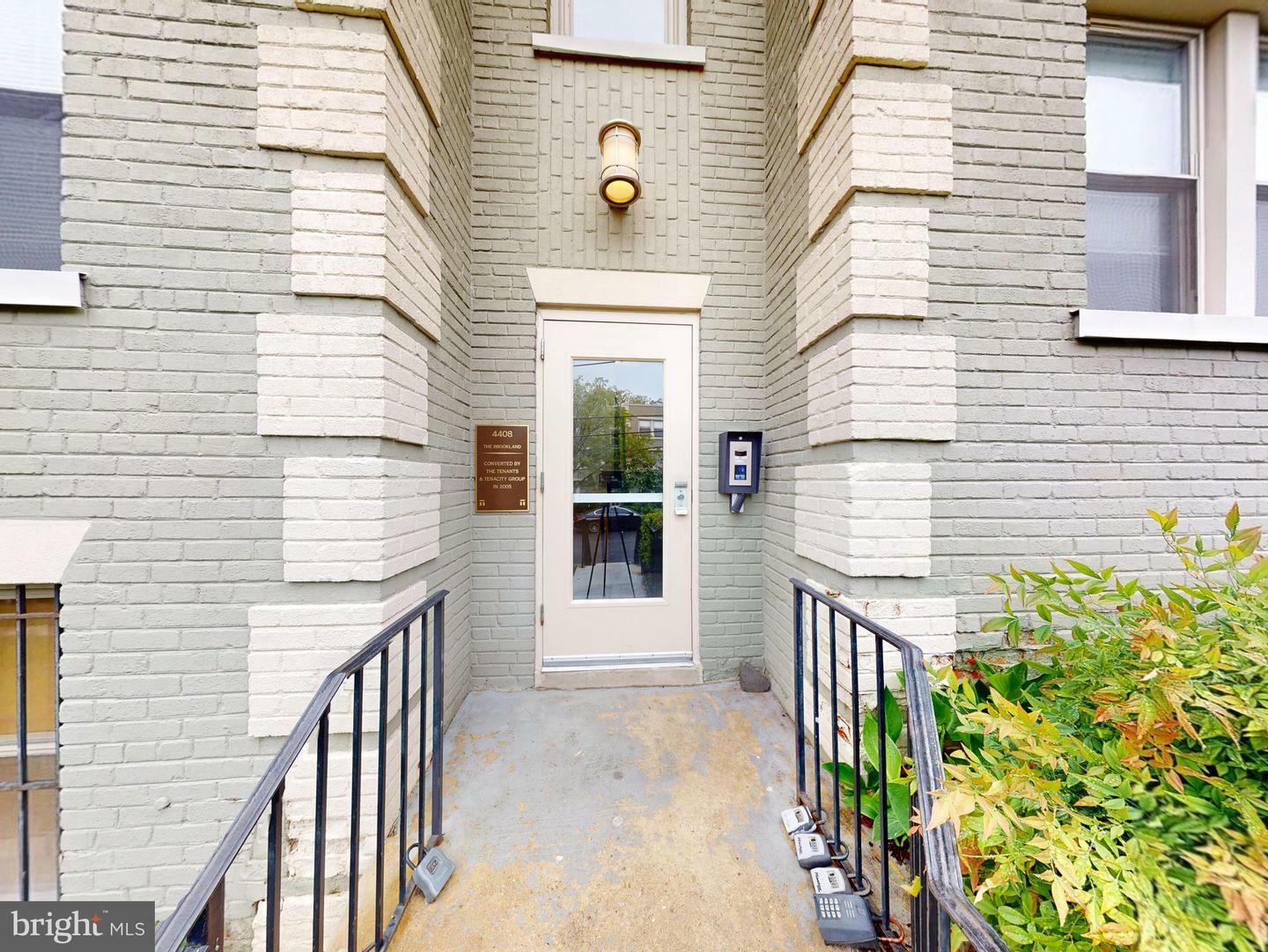 Property Photo: 4408 1st Place NE 14 DC 20011
