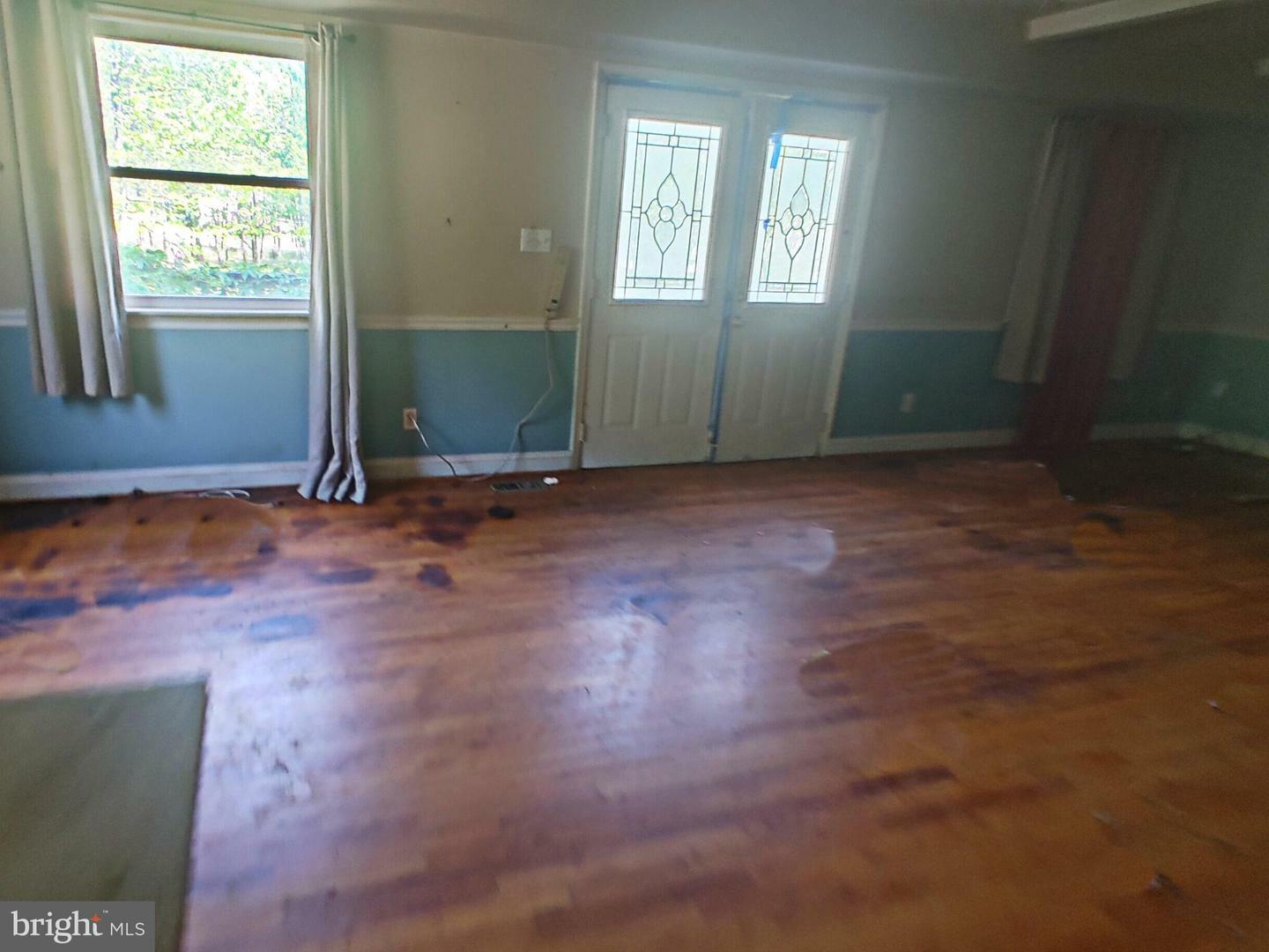 Property Photo: 6070 Shady Side Road MD 20764
