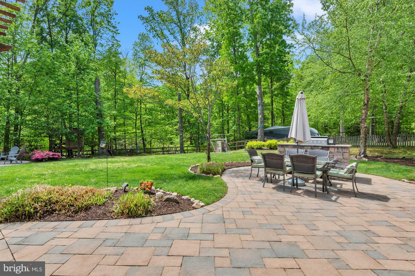 Property Photo: 417 Kings Way MD 21054