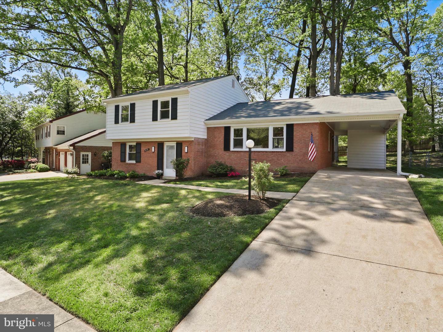 Property Photo: 6128 Sherborn Lane VA 22152