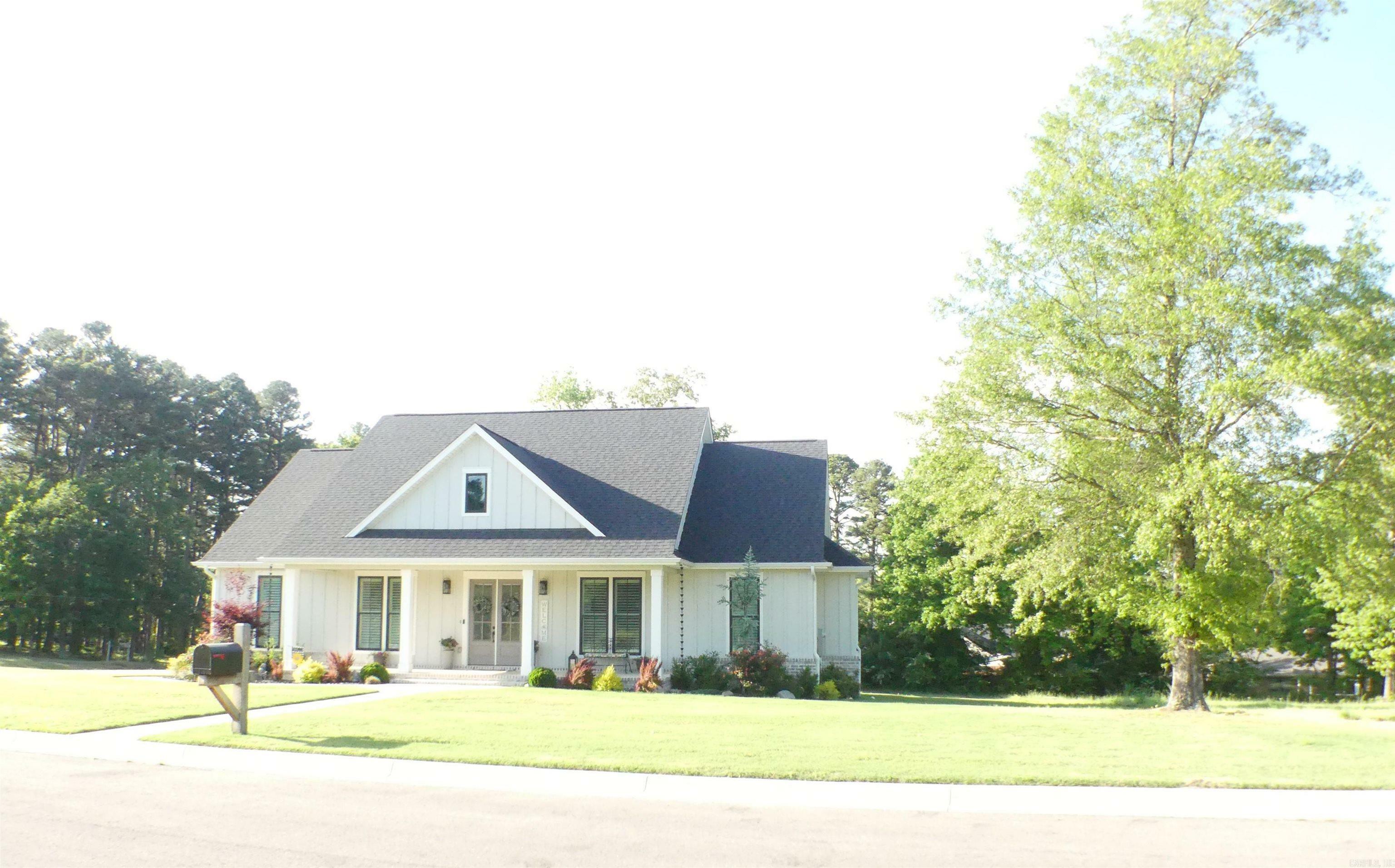 Property Photo: 100 Laurie Dr AR 71953