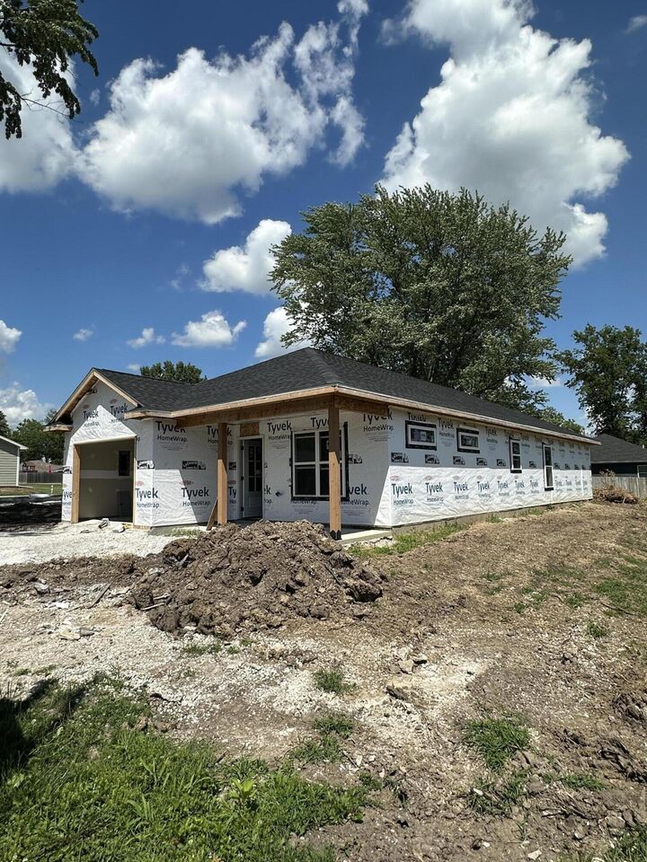 Property Photo:  408 N Ogden St  MO 65284 