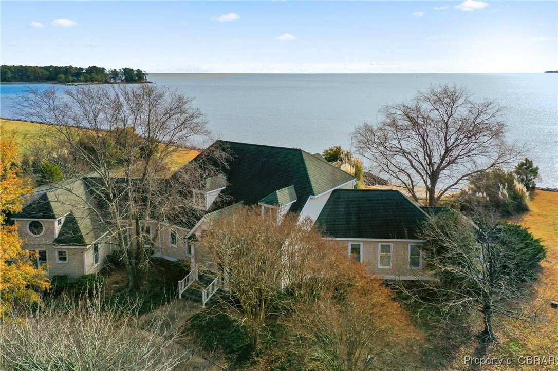 Property Photo: 286 Waterbury Road VA 22482