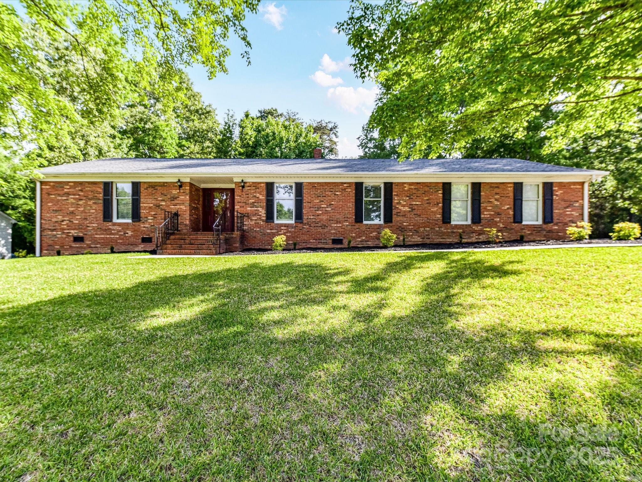 Property Photo: 70 Cumberland Court SW NC 28025