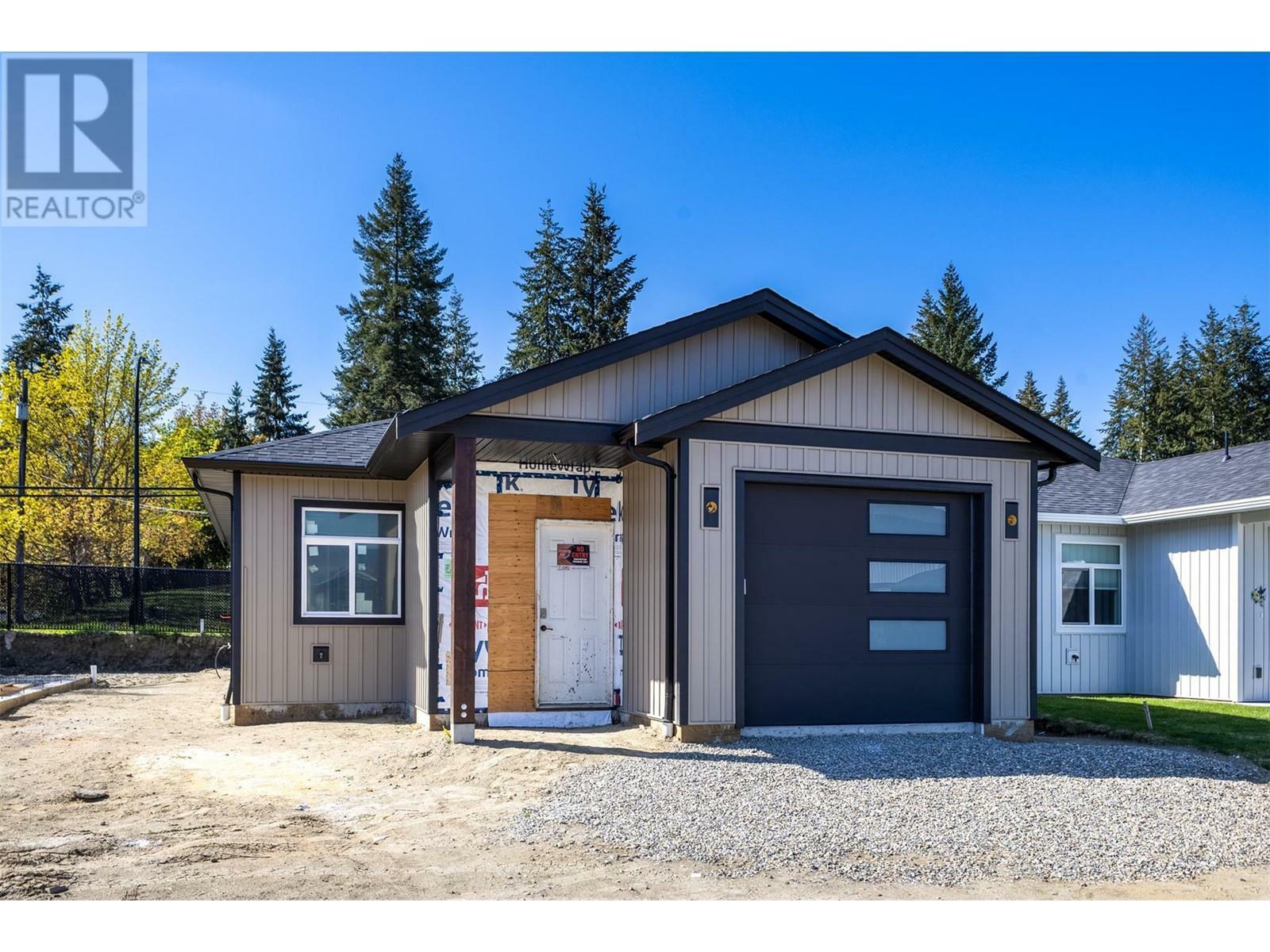 2374 6 Avenue Southeast  Salmon Arm BC V1E 0H1 photo