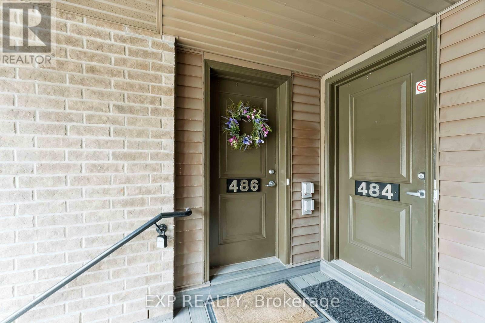 Photo de la propriété: 486 Clearbrook Drive ON K2J 0H9