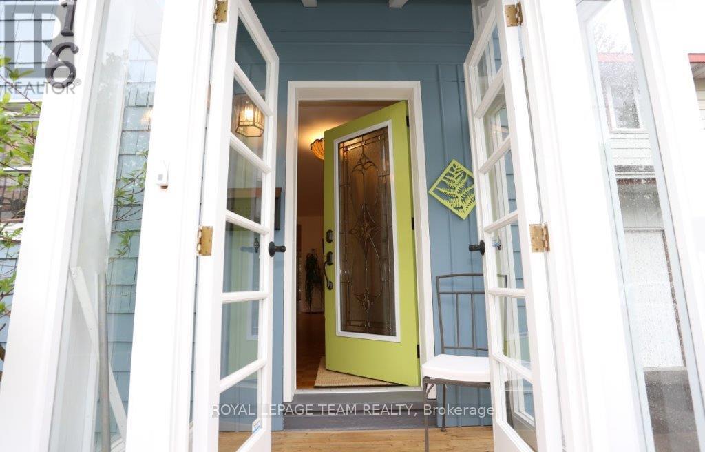 Property Photo: 16 Gwynne Avenue ON K1Y 1W9