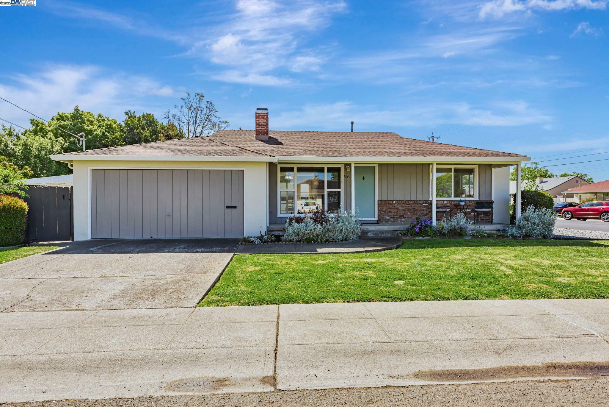 Property Photo: 96 Paseo Grande CA 94580