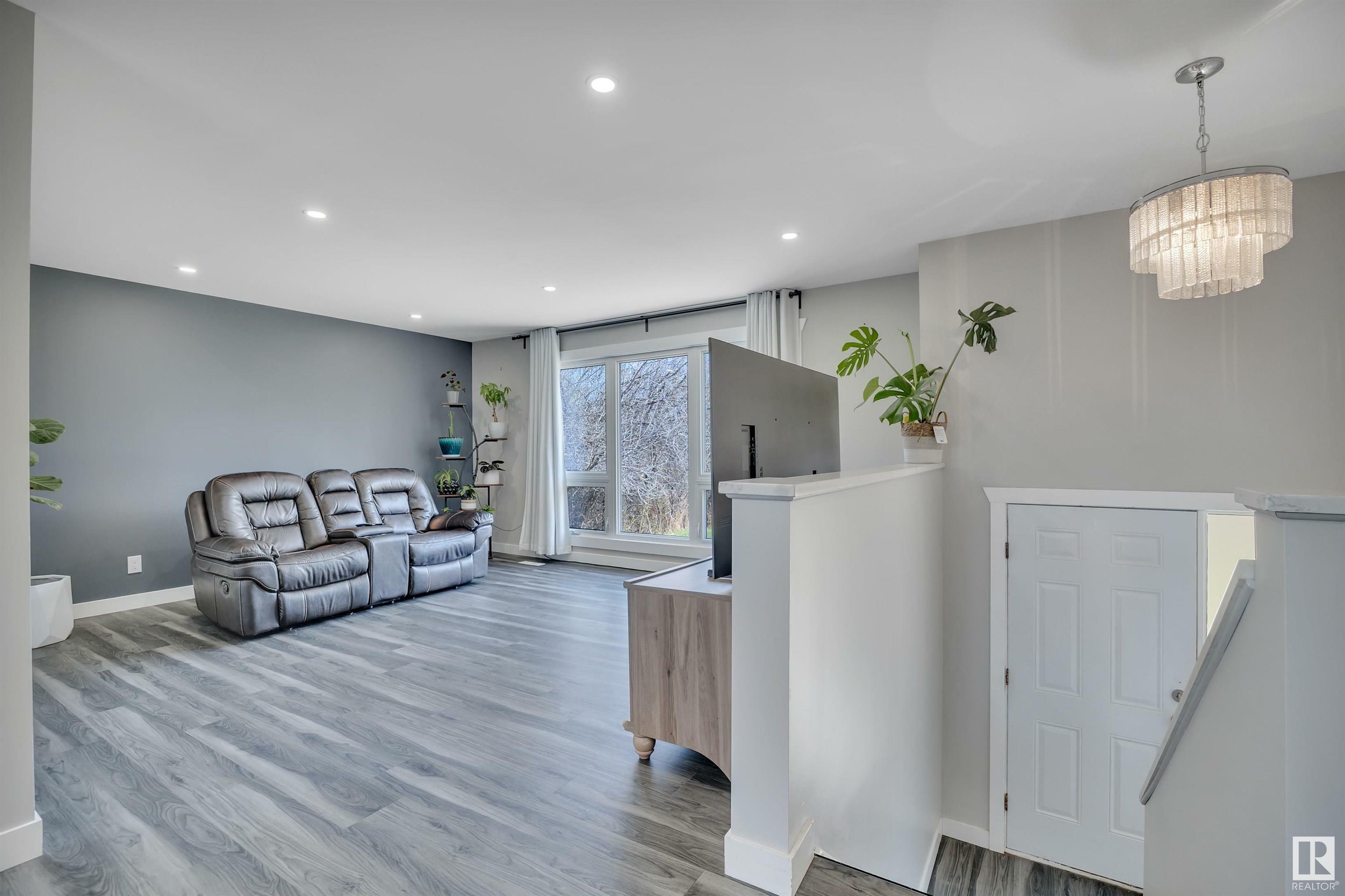 Property Photo: 54178 Rge Road 220 AB T8L 3Y7