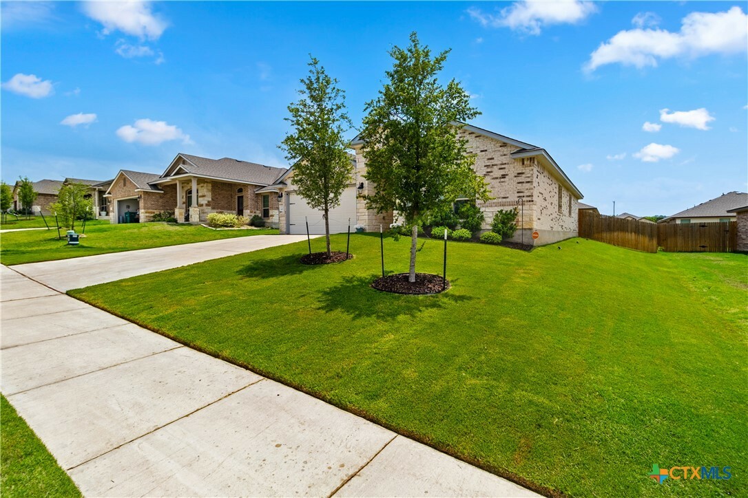 Property Photo: 2427 Elba Drive TX 76548