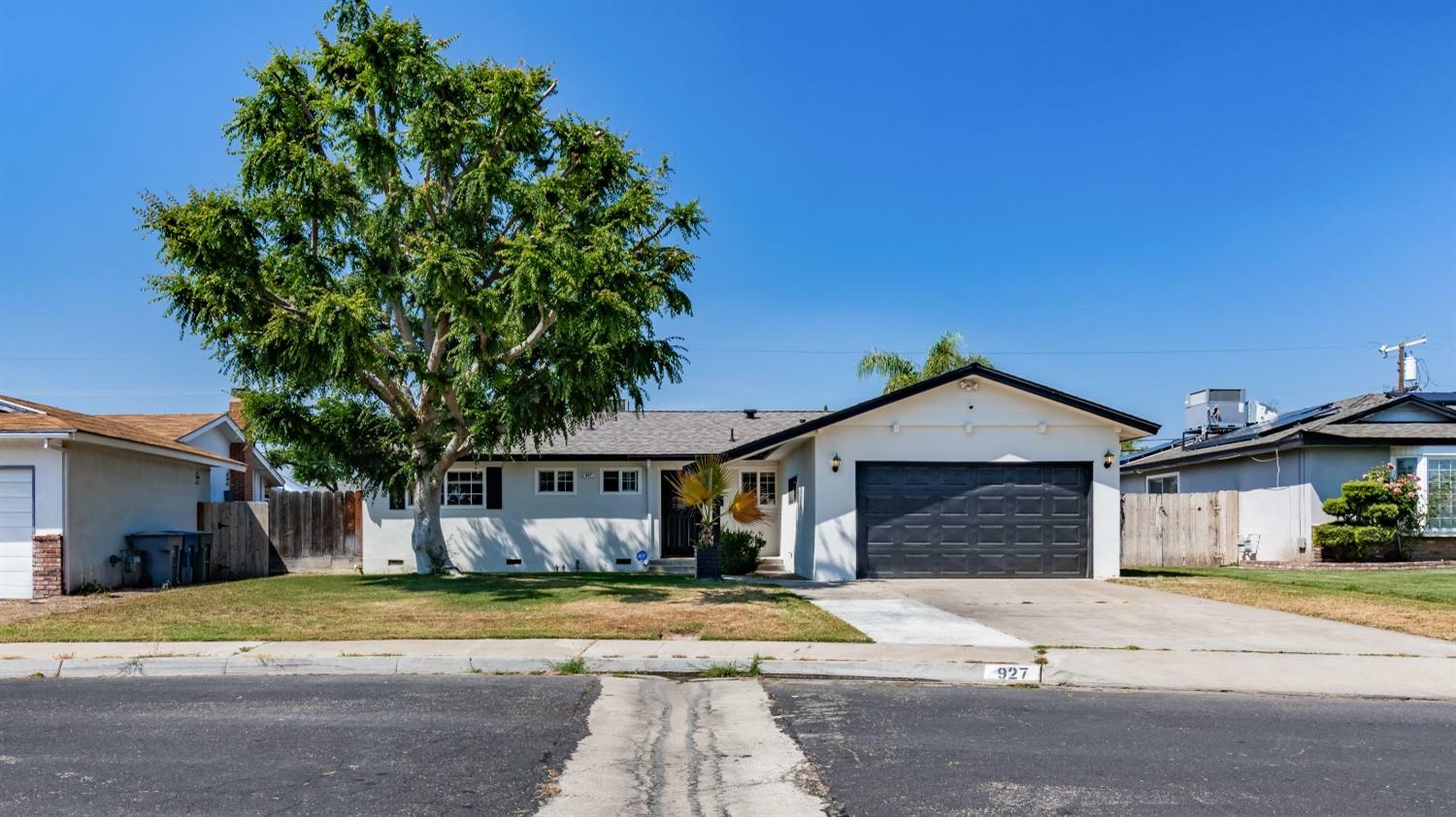 Property Photo: 927 W Pico CA 3321