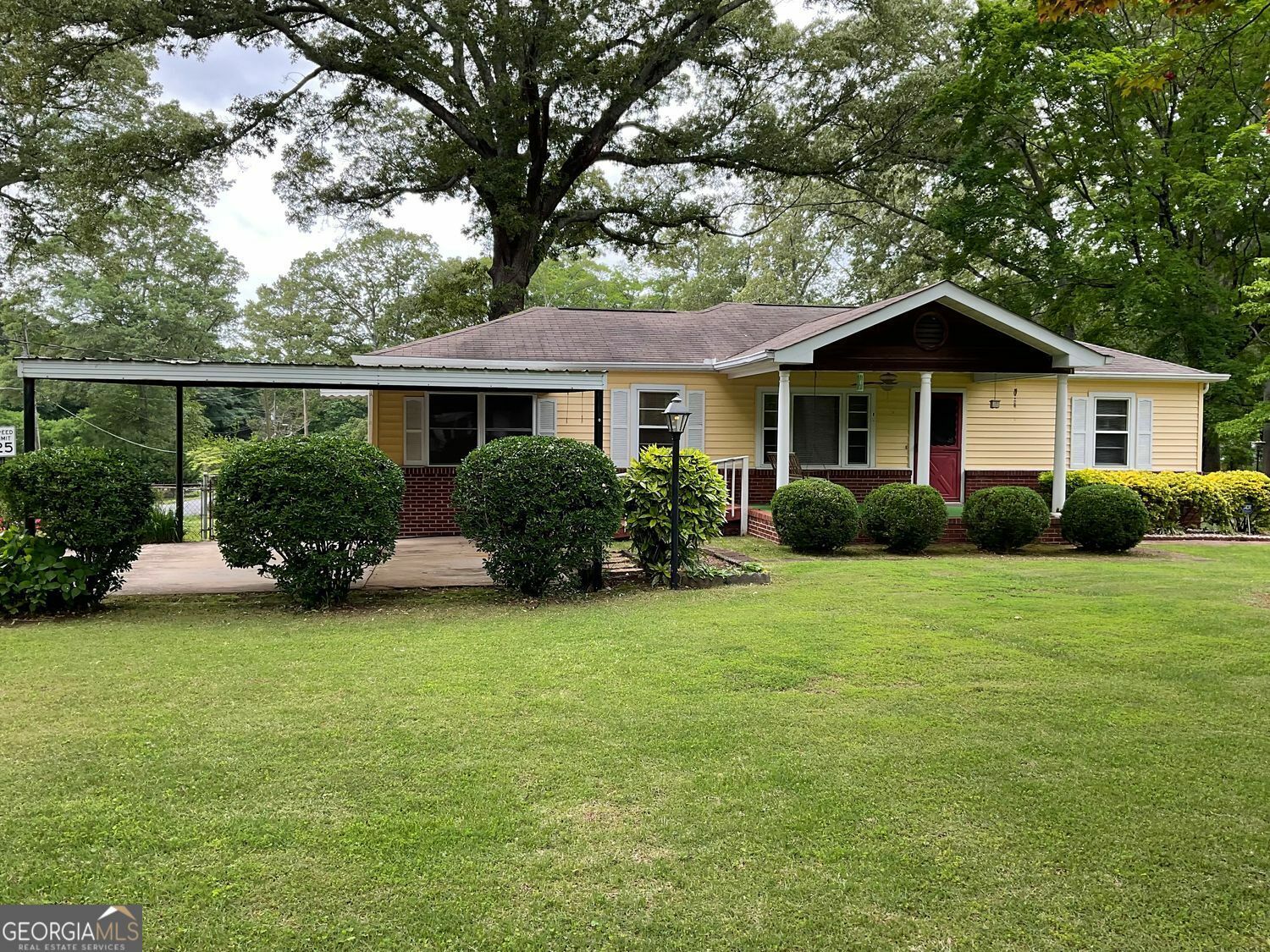 Property Photo: 5760 Brenda Drive SW GA 30126