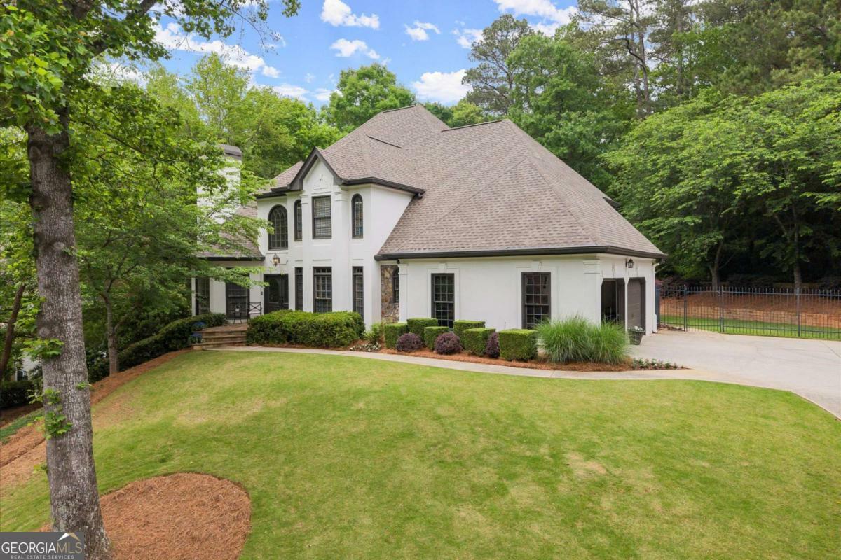 Property Photo: 725 Danbridge Way GA 30076