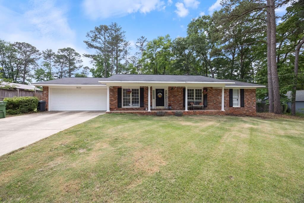 Property Photo:  7635 Edgewater Drive  GA 31904 
