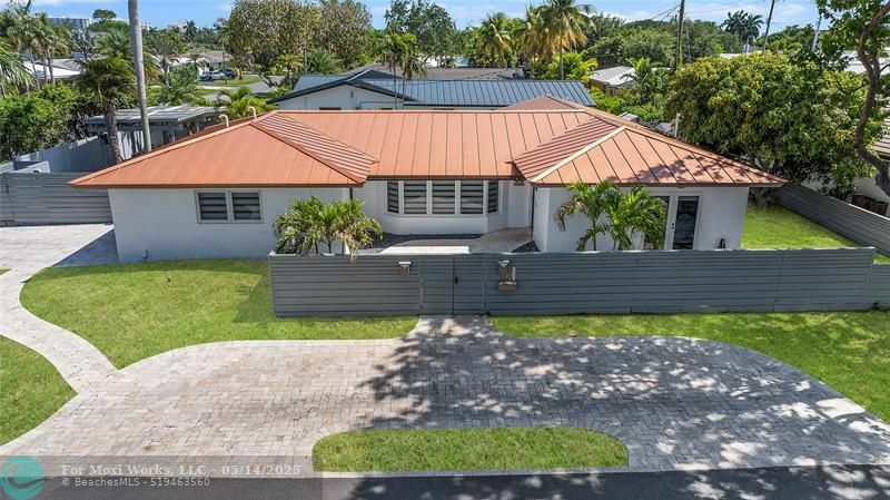 Property Photo:  2590 NE 43rd St  FL 33308 