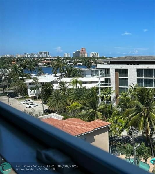 Property Photo: 2555 NE 11th St 810 FL 33304