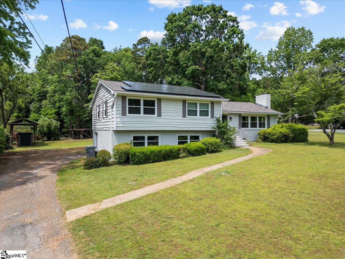 Property Photo: 131 Hillbrook Drive SC 29307