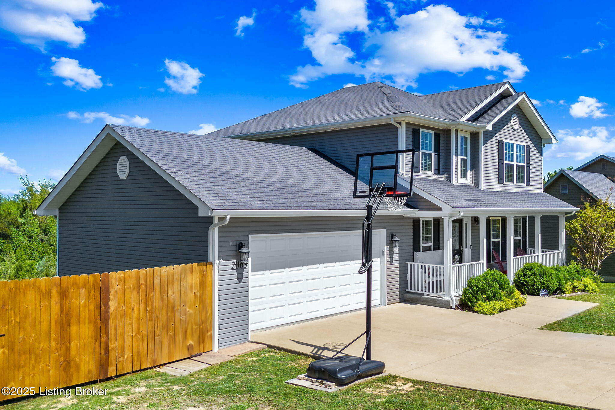 Property Photo: 2063 Pear Valley Drive Dr KY 42701
