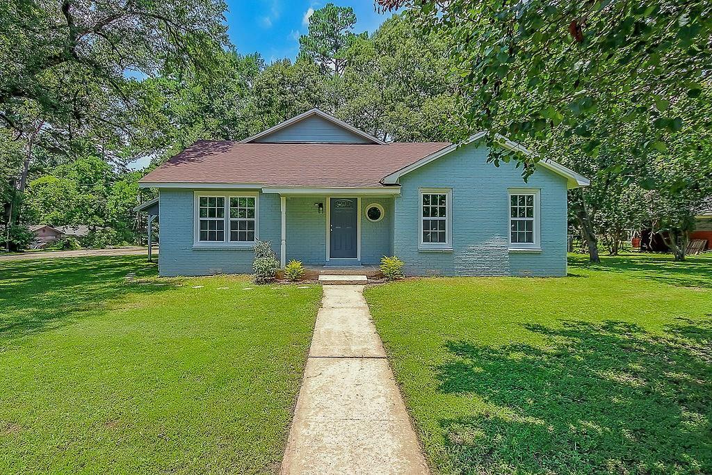 Property Photo: 328 Sunset Blvd TX 75904