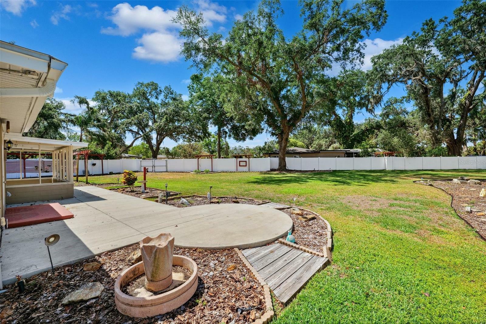 Property Photo: 505 S Larry Circle FL 33511