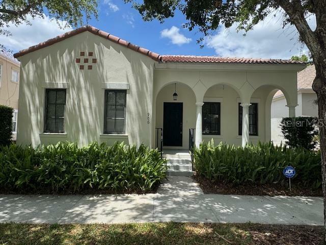 Property Photo: 906 Pawstand Road FL 34747