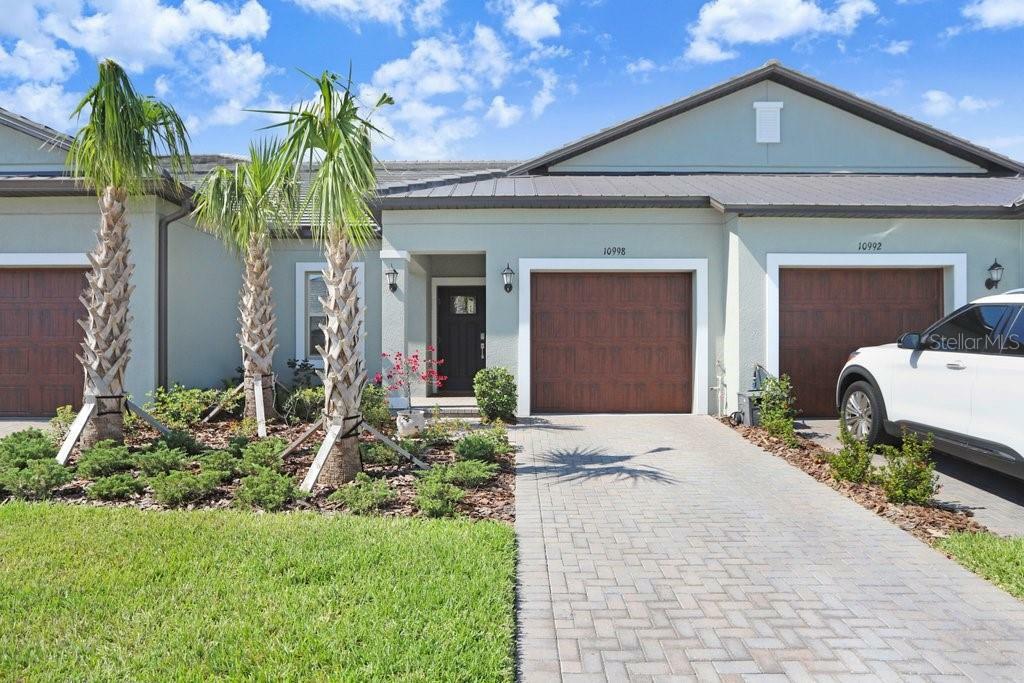 Property Photo: 10998 Gable Dig Loop FL 33576
