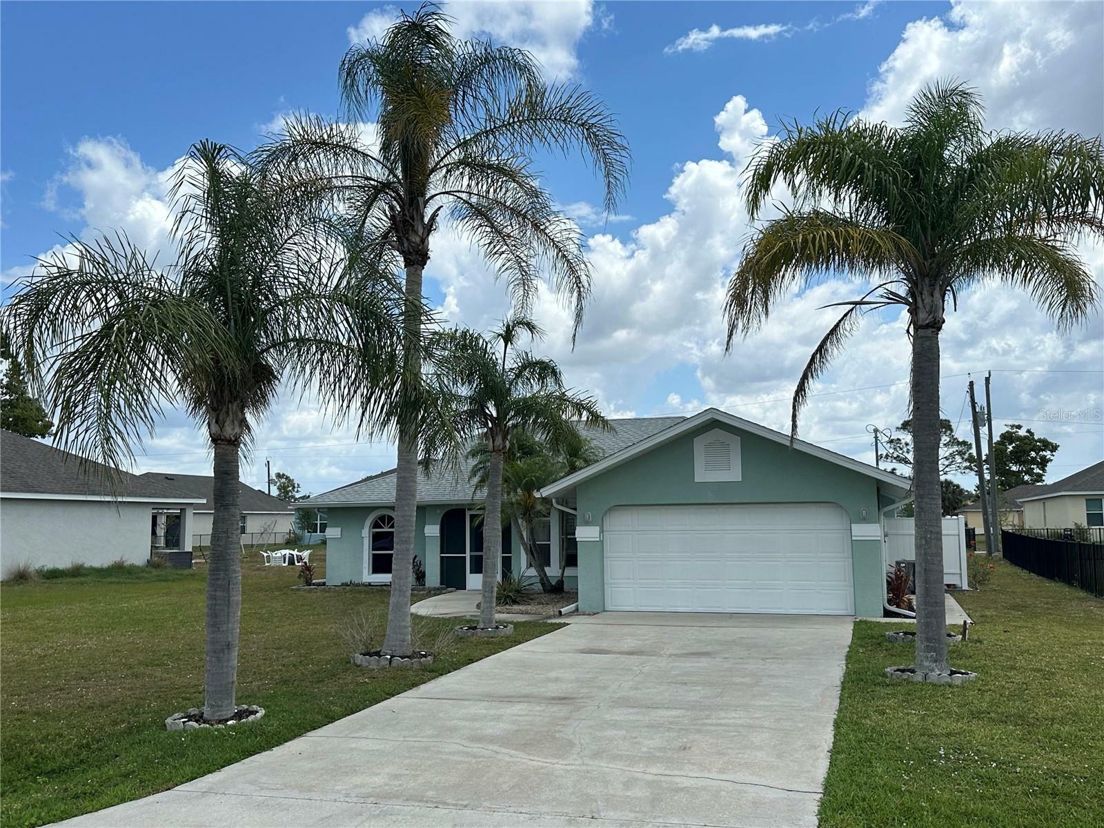 Property Photo: 16072 Galiano Court FL 33955