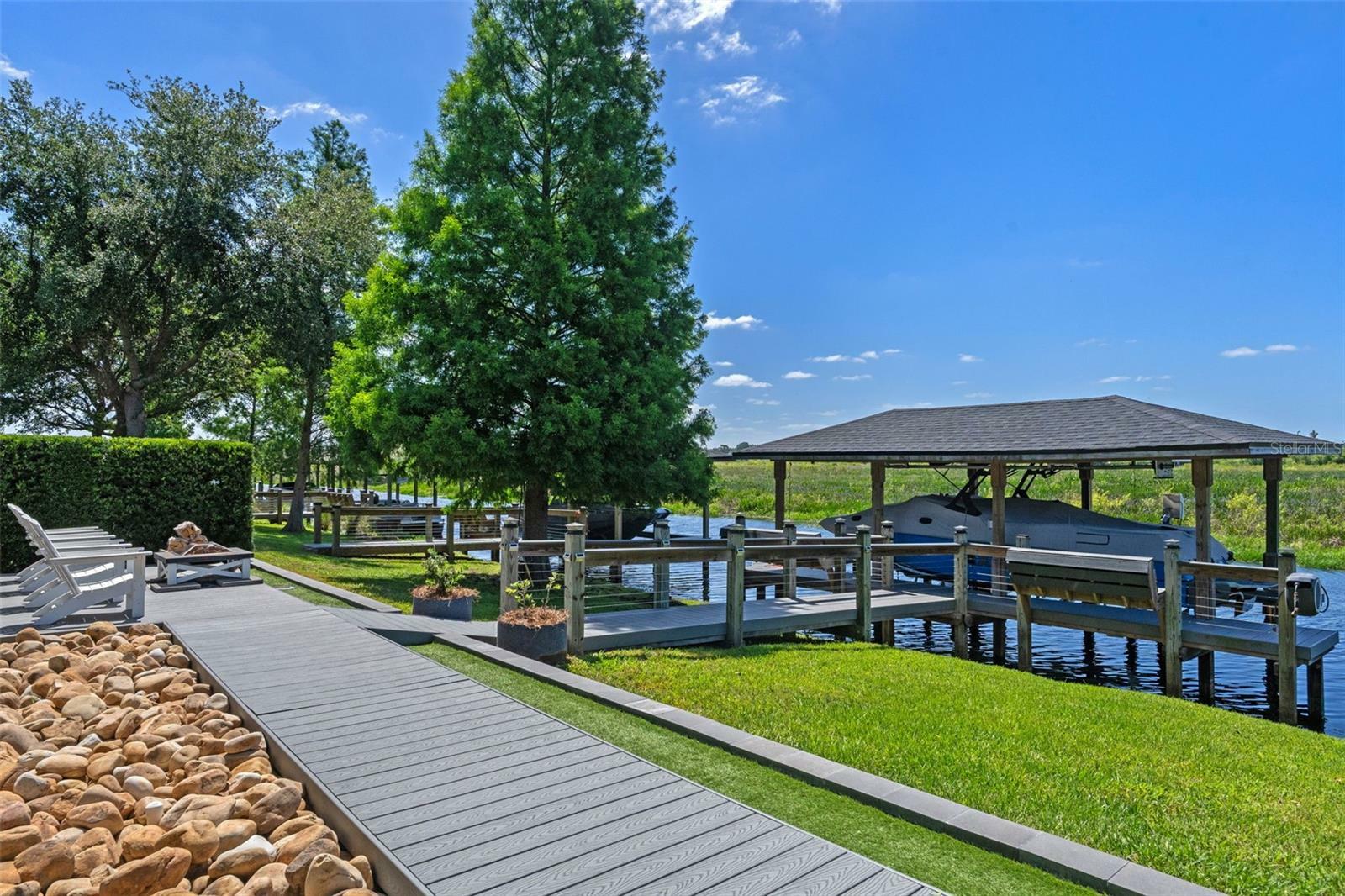Property Photo: 722 Barefoot Bay Loop FL 34736