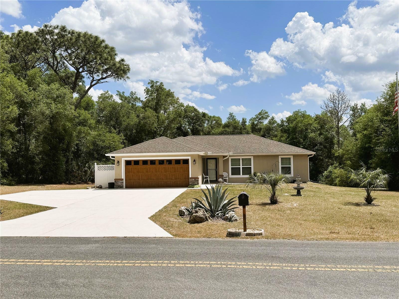 Property Photo: 20386 SW 95th Street FL 34431