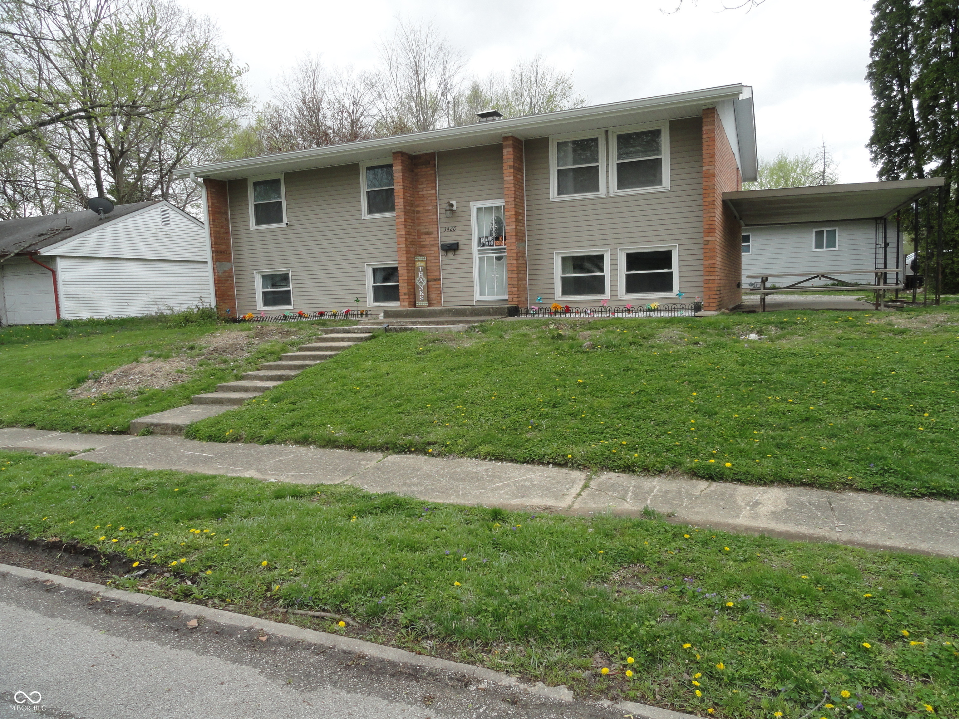 3426 Ireland Drive  Indianapolis IN 46235 photo