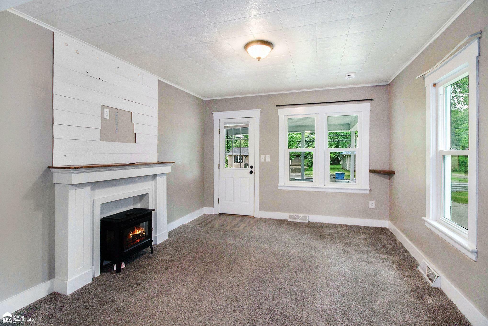 Property Photo: 187 S Saginaw Street MI 48457-9148