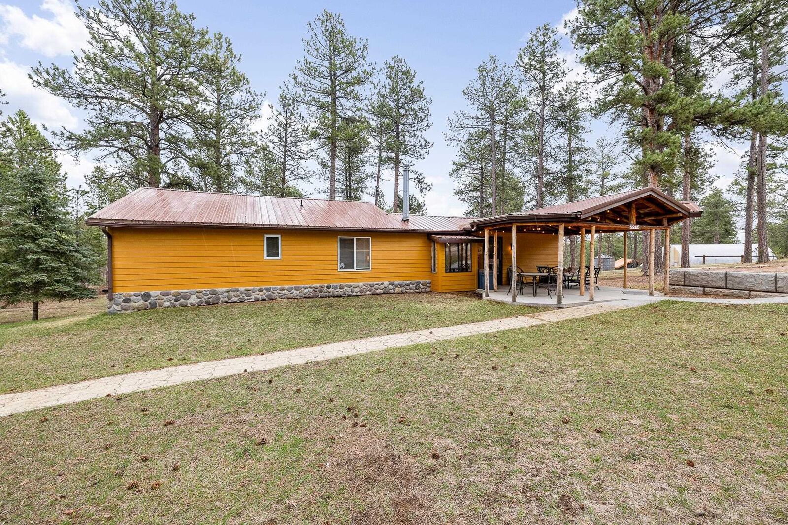 Property Photo: 22773 Sunnyside Gulch Road SD 57702