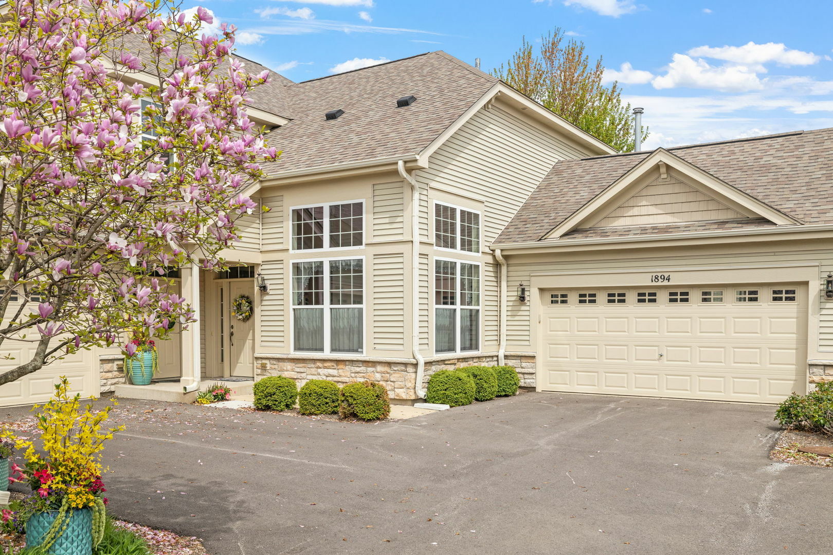 Property Photo: 1894 Havenshire Road 1894 IL 60502