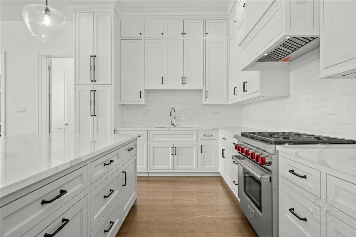 Property Photo: 195 N Addison Avenue Ph03 IL 60126