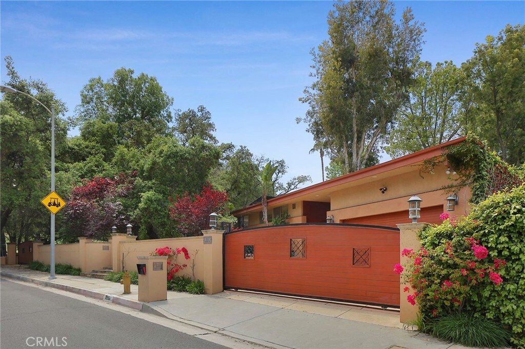 3951 Vanalden Avenue  Tarzana CA 91356 photo