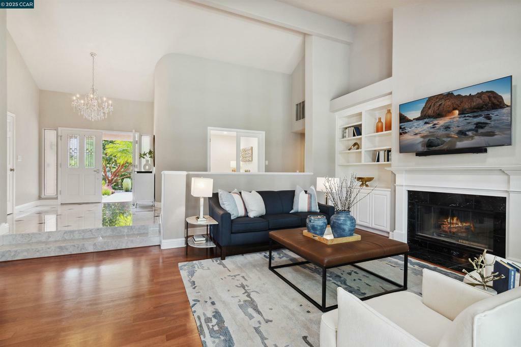 Property Photo:  665 Monaco Ct  CA 94598 
