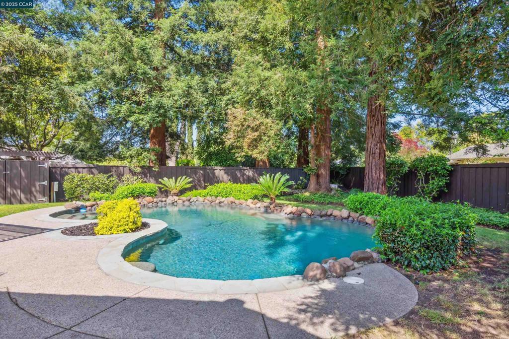 Property Photo:  665 Monaco Ct  CA 94598 