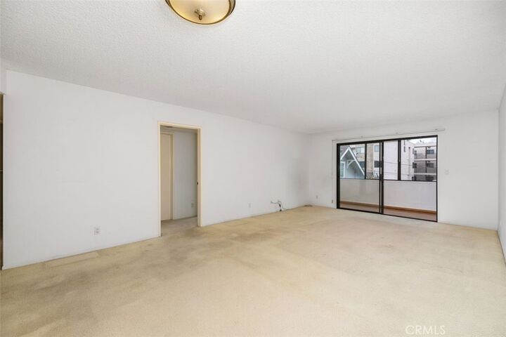 Property Photo:  356 W California Avenue 11  CA 91203 