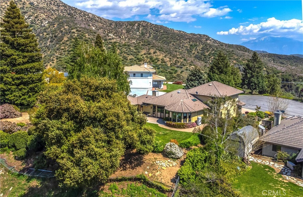 Property Photo: 13046 Oak Crest Drive CA 92399