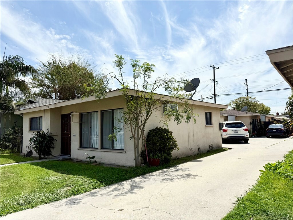 Property Photo: 5928 Priory Street CA 90201