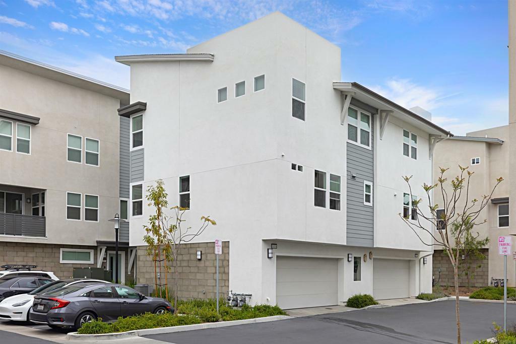 Property Photo: 10456 Newbliss Way CA 92126
