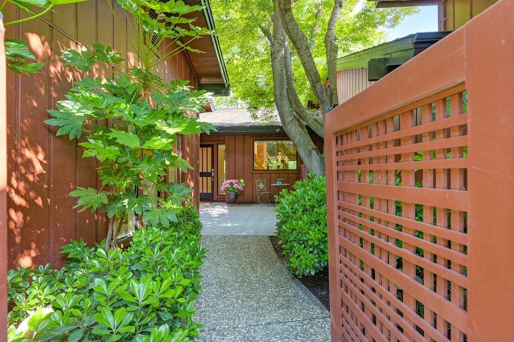 Property Photo: 44716 Garden Court CA 95618