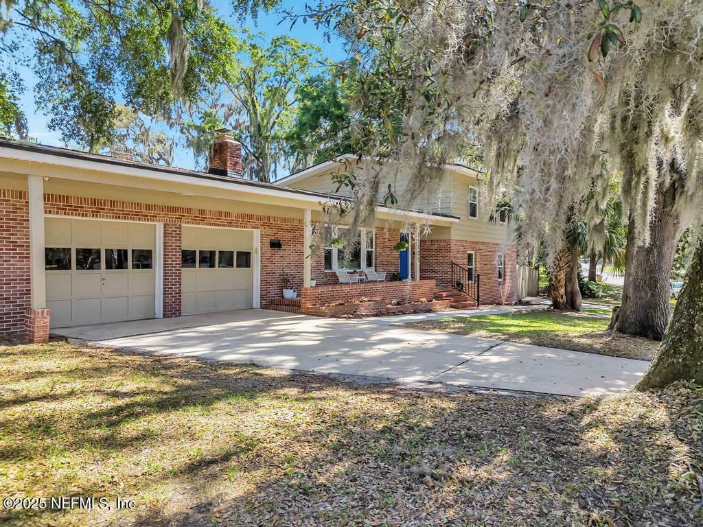 Property Photo: 11705 Francis Drake Drive FL 32225
