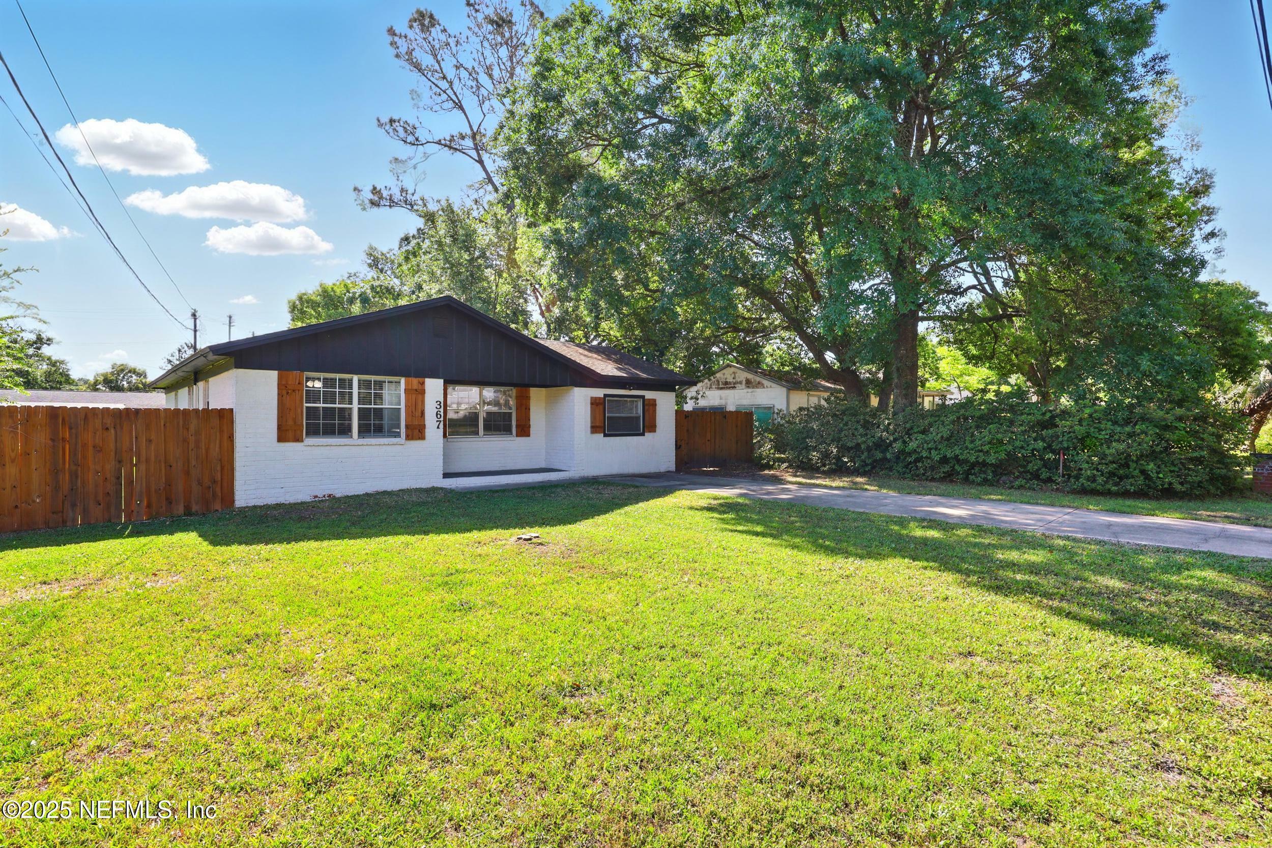 Property Photo: 367 Orange Avenue FL 32234
