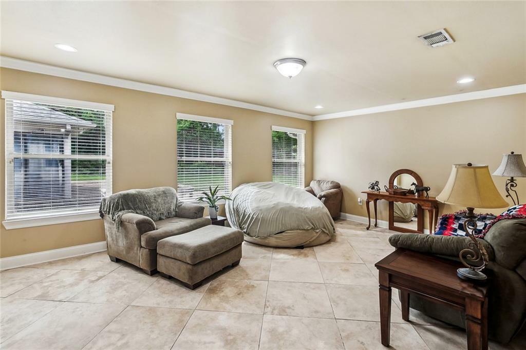 Property Photo:  3808 Thomas Drive  LA 70458 