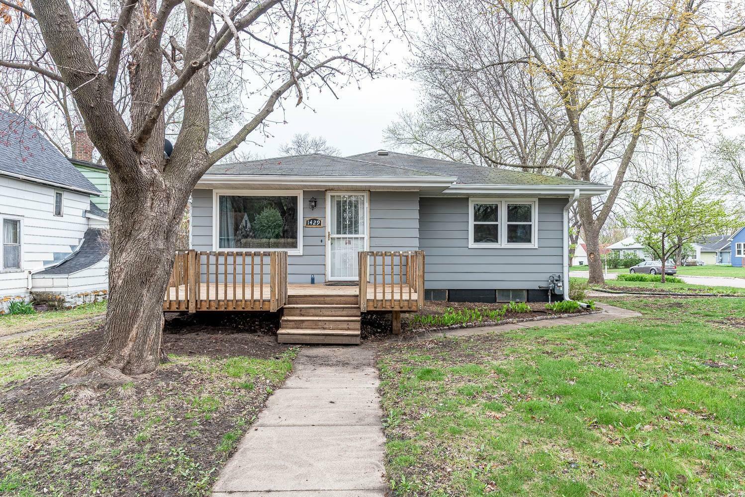 Property Photo: 1429 S 4th Street MN 56082